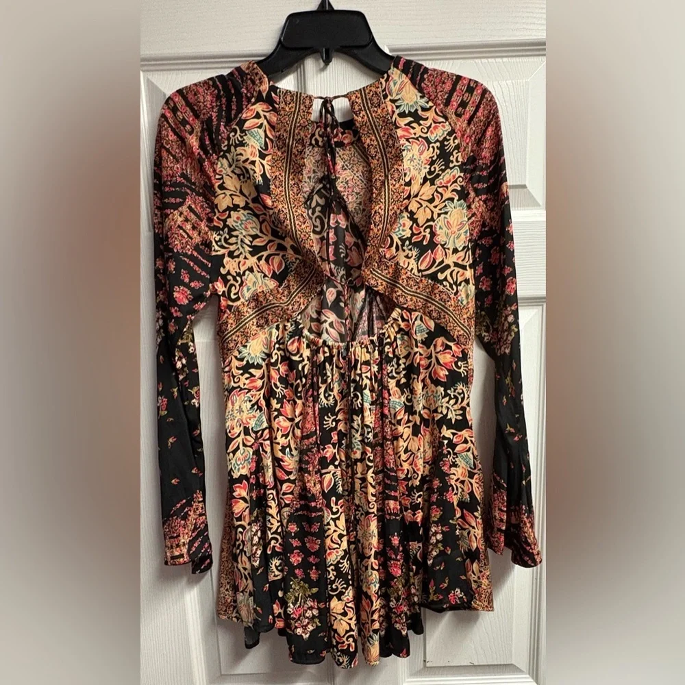 * SOLD* Free People Stevie Tunic Bohemian Western Floral Bell Sleeves Size XS - Picture 4 of 6
